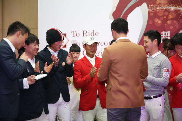 2天星調良馬術&金伯樂馬術學府俱樂部杯聯賽2014年度積分總排名頒獎.JPG